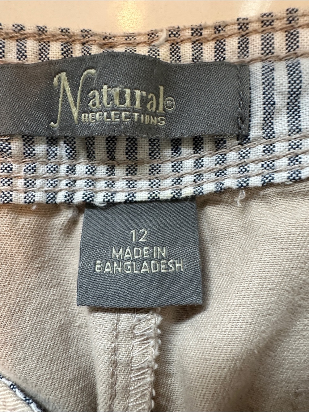 NATURAL REFLECTIONS - Set of Two Shorts in Sage Green and Khaki - Picture 6 of 6
